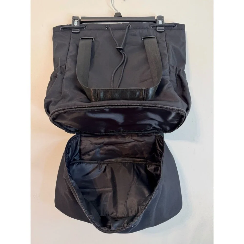 BEYOND YOGA Black Convertible Gym Bag Backpack Drawstring Tote Shoe Compartment